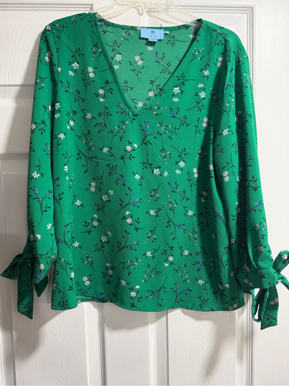 CeCe Emerald Green Floral V-Neck Blouse with Tie Sleeves